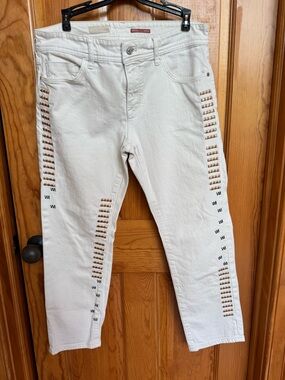 Petite Anthropologie pilcro boyfriend cream jeans with embroderery